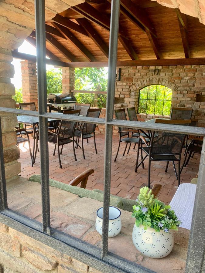 Apartmany In Veritas Mikulov Buitenkant foto
